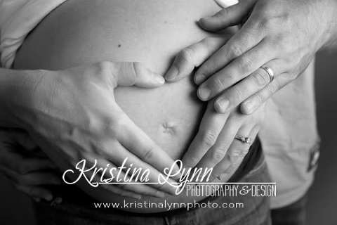 Twin Cities Maternity Portrait session outdoors Stillwater MN