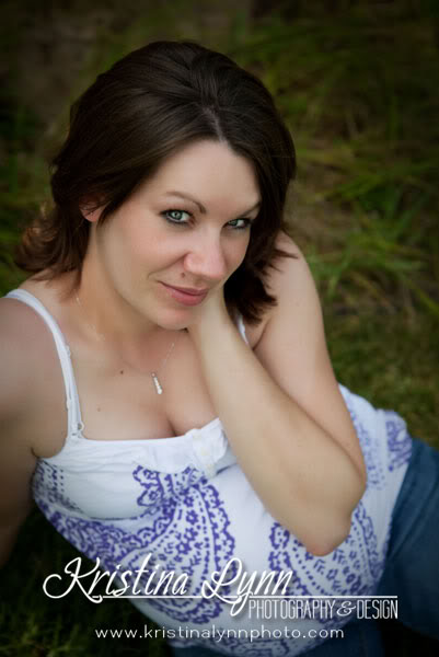 Twin Cities Maternity Portrait session outdoors Stillwater MN