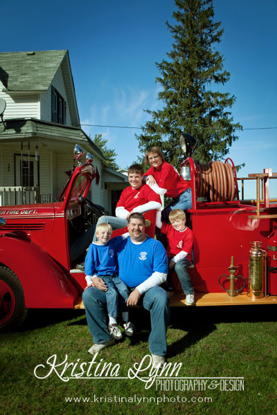 Iowa outdoor family photography on location Clarion Iowa Latimer