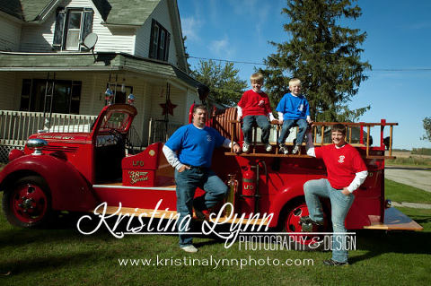 Iowa outdoor family photography on location Clarion Iowa Latimer