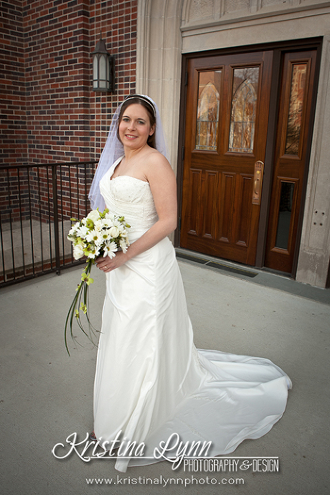 Denver wedding photographer Kristina Lynn Photography & Design photographs a beautiful wedding at the Iowa State University campus.