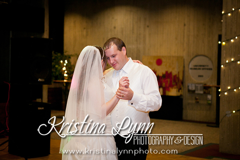 Denver wedding photographer Kristina Lynn Photography & Design photographs a beautiful wedding at the Iowa State University campus.