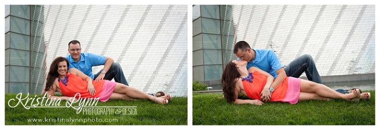 A midwest urban engagement session in Downtown Des Moines, Iowa by Denver Colorado based photograher Kristina Lynn Photography & Design.