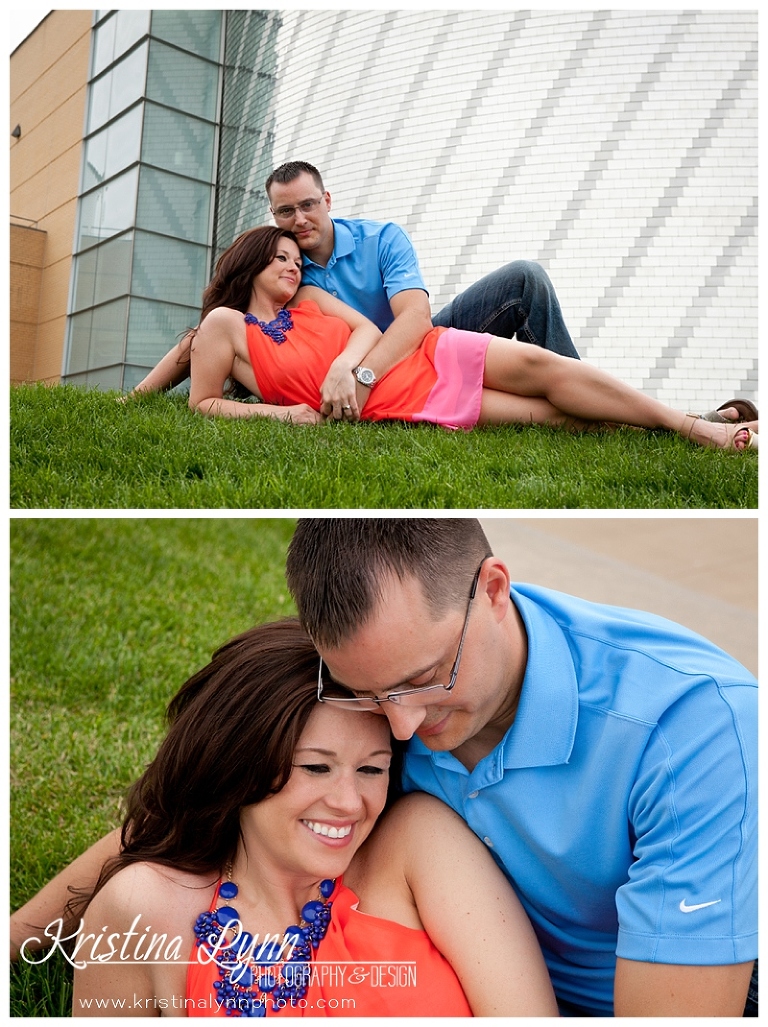 A midwest urban engagement session in Downtown Des Moines, Iowa by Denver Colorado based photograher Kristina Lynn Photography & Design.