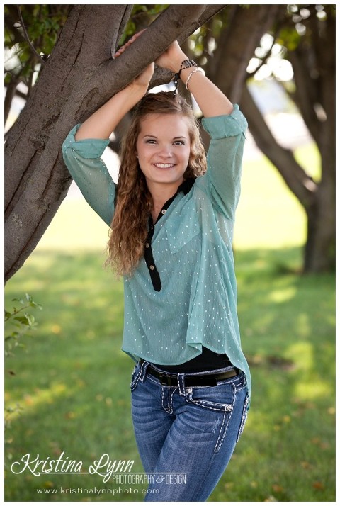 An outdoor high school senior photo session with Denver photographer Kristina Lynn Photography & Design.