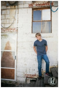 Urban high school senior session by Clarion, Iowa photographer Kristina Lynn Photography & Design