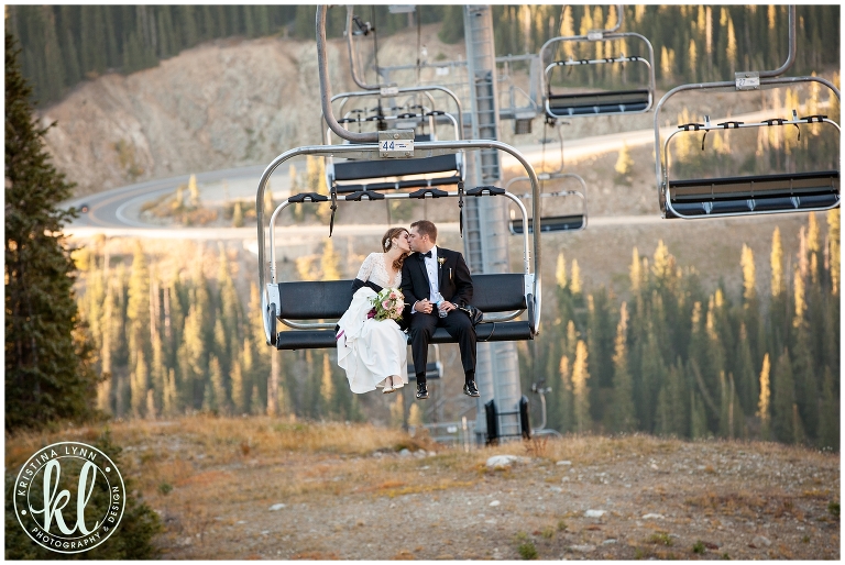 An elegant and modern Colorado mountain wedding captured by photographer Kristina Lynn Photography & Design.