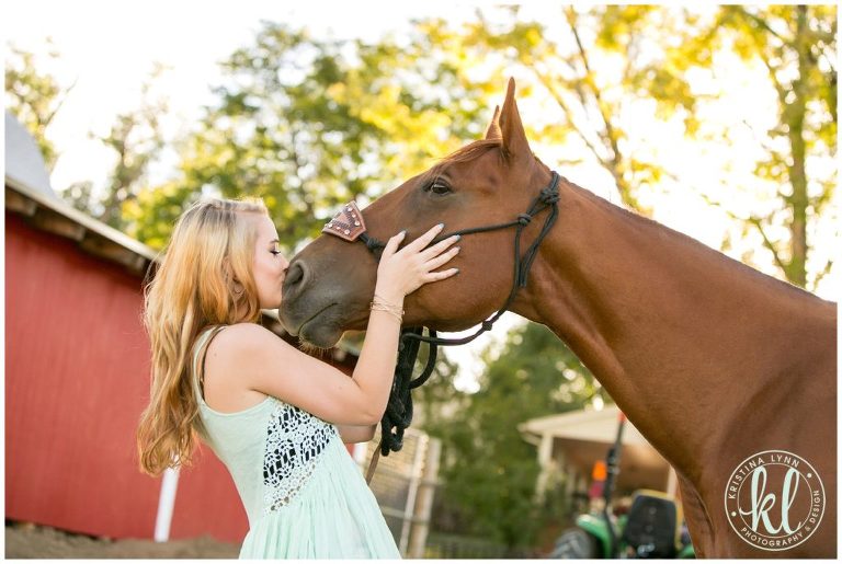 Senior photos on a horse farm in Colorado.